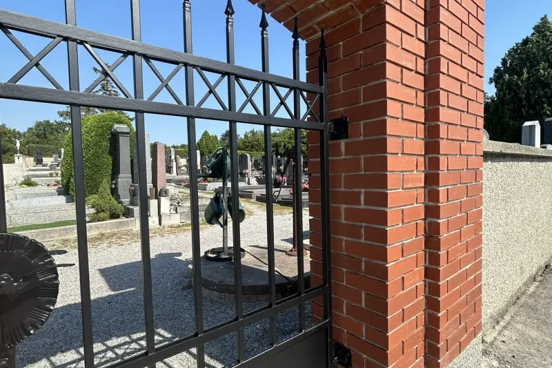 Sanierung Friedhofsmauer